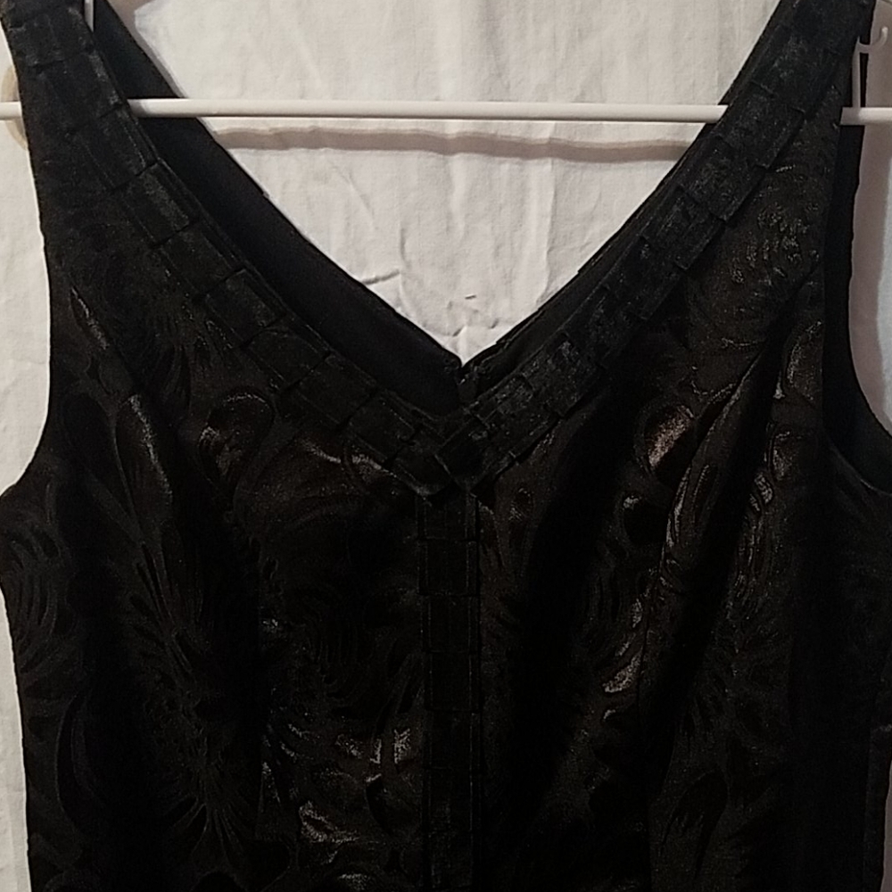 Luxe by Carmen Marc Valvo V-Neck Black Dress
